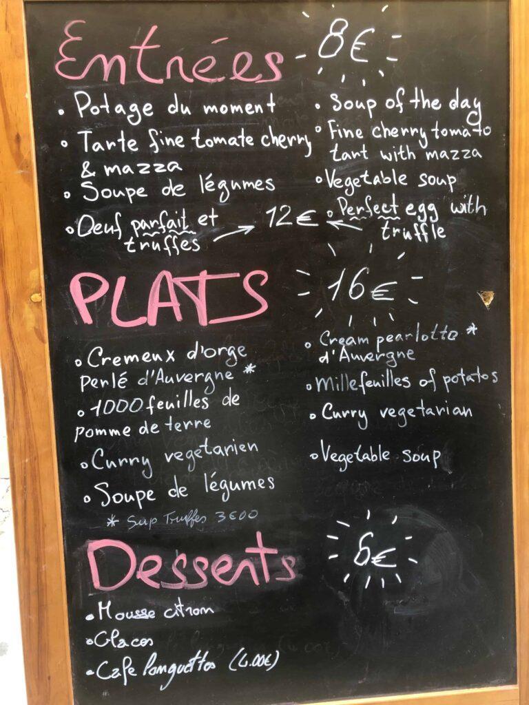 vegan and vegetarian menu board for v&g restaurant in Avignon
