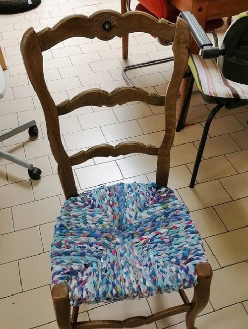 Ressourcerie- Artex best vintage and thrift  store shopping in Montpellier France upcylcing wooden chair makeover