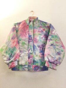 lee berthy best vintage and thrift store shopping in Montpellier South of France bomber jacket iridescent metallic lilac pastel colors