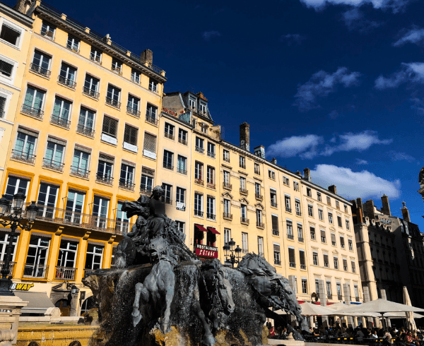 facts about lyon fountain of terreaux