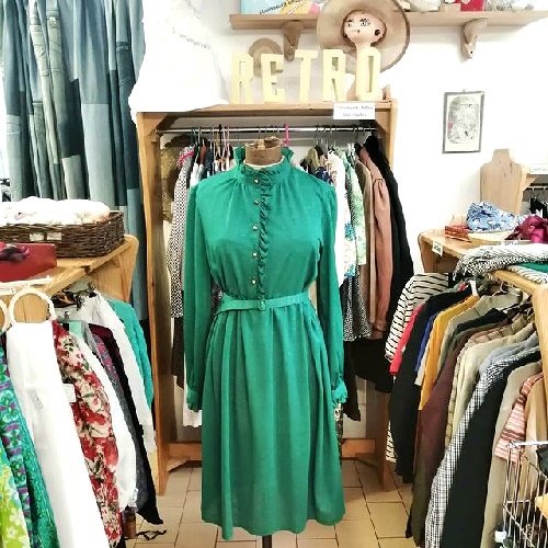 Ressourcerie- Artex best vintage and thrift store shopping in Montpellier France thrifted green dress 