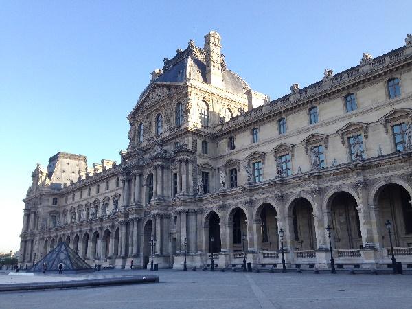 free museums in paris for students 18-25 and teacher louvre museum