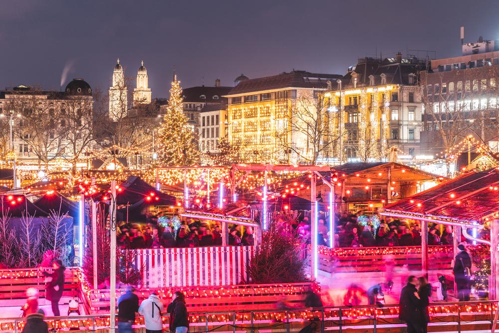 Festive Christmas markets in Zurich at night